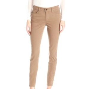 💥EUC💥 NYDJ Very Slimming Alina Jeans - a Summer Staple! Light Khaki / Sz 6✨✨✨